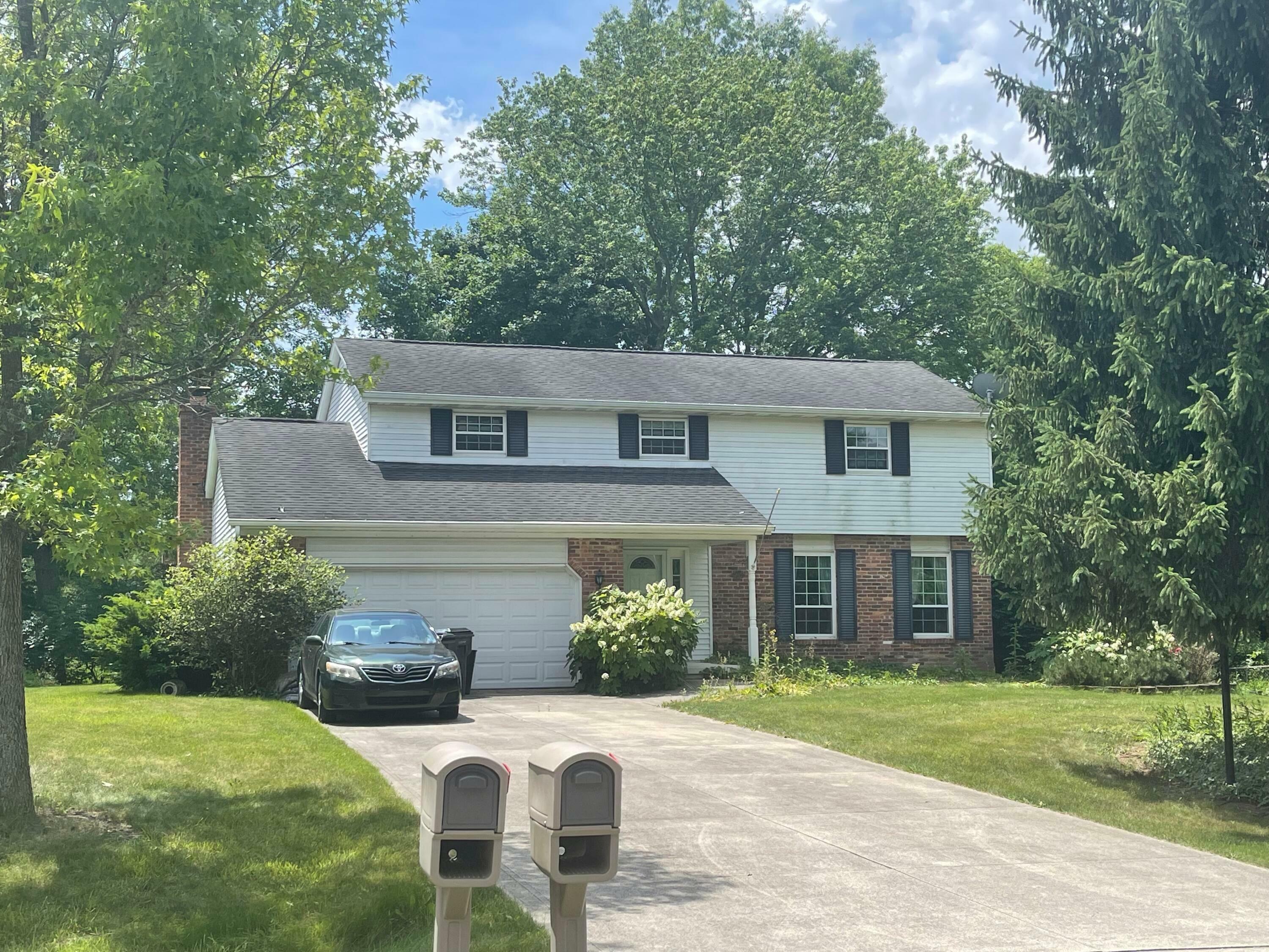 Property Photo: 10261 N Crosset Hill Drive OH 43147