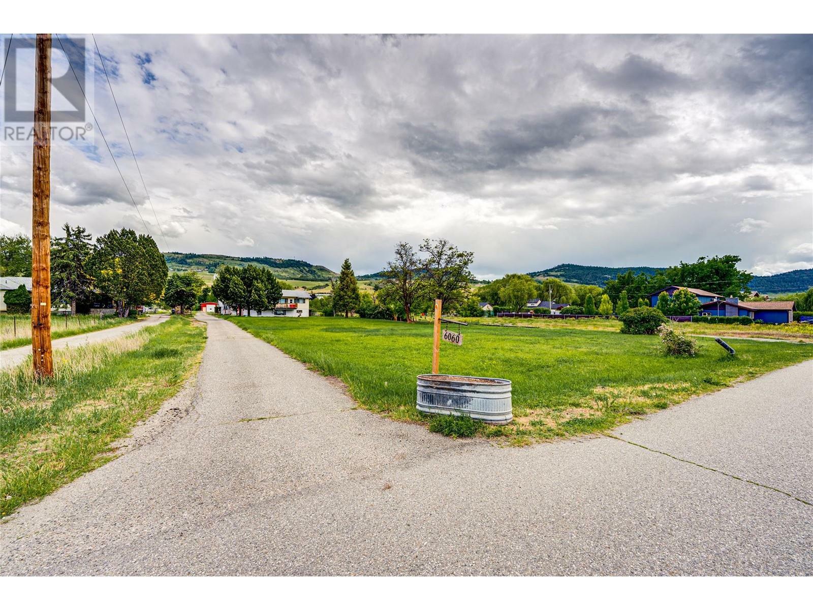 Photo de la propriété:  6060 Okanagan Landing Road  BC V1H 1M3 