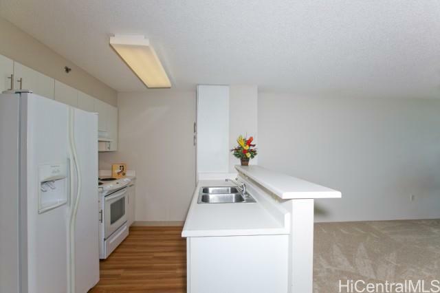 Property Photo:  3009 Ala Makahala Place 1512  HI 96818 