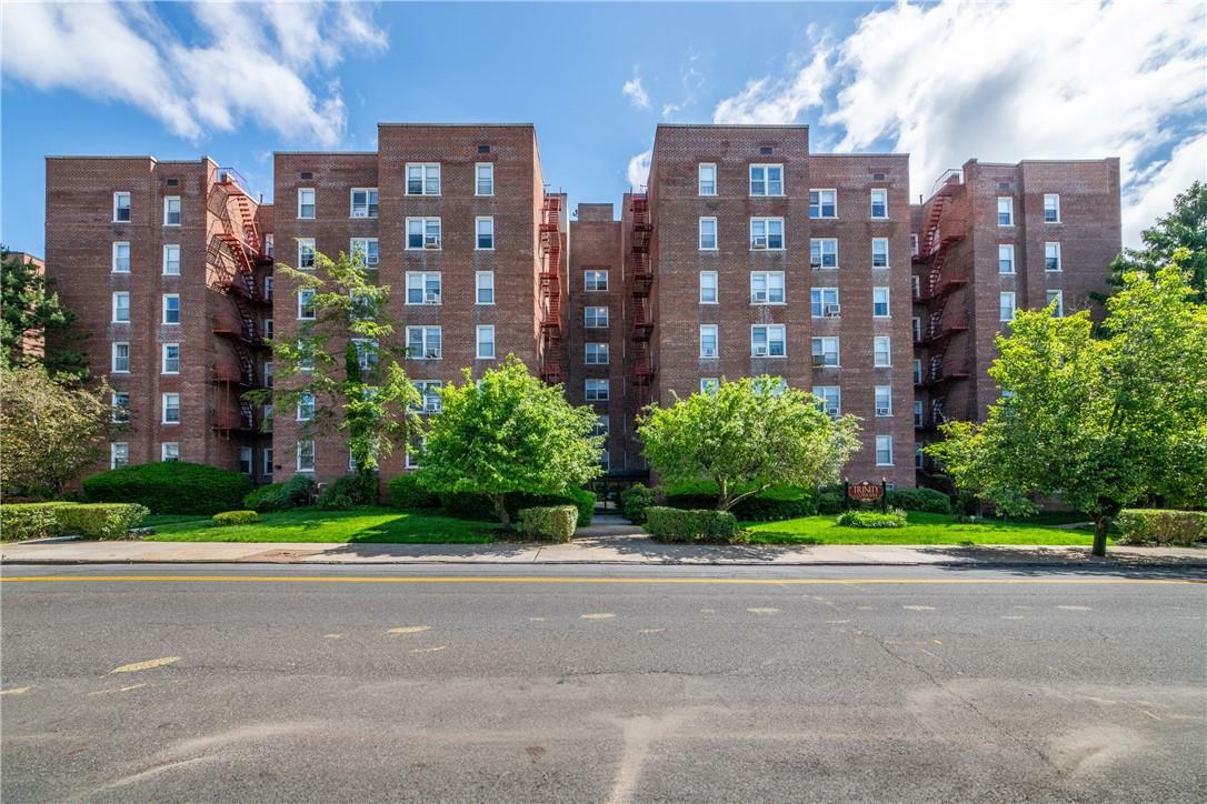 Property Photo:  126 Church Street 2L  NY 10805 