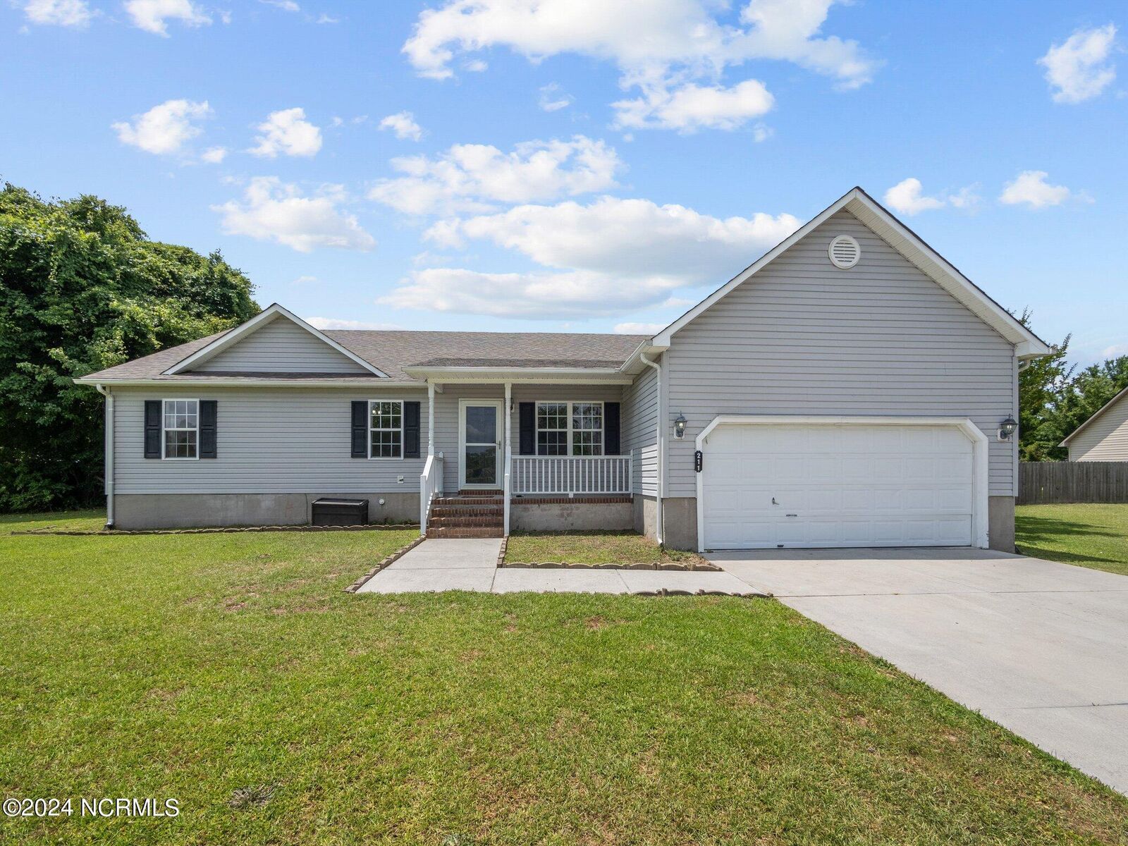 Property Photo:  211 Valley Ridge Lane  NC 28540 