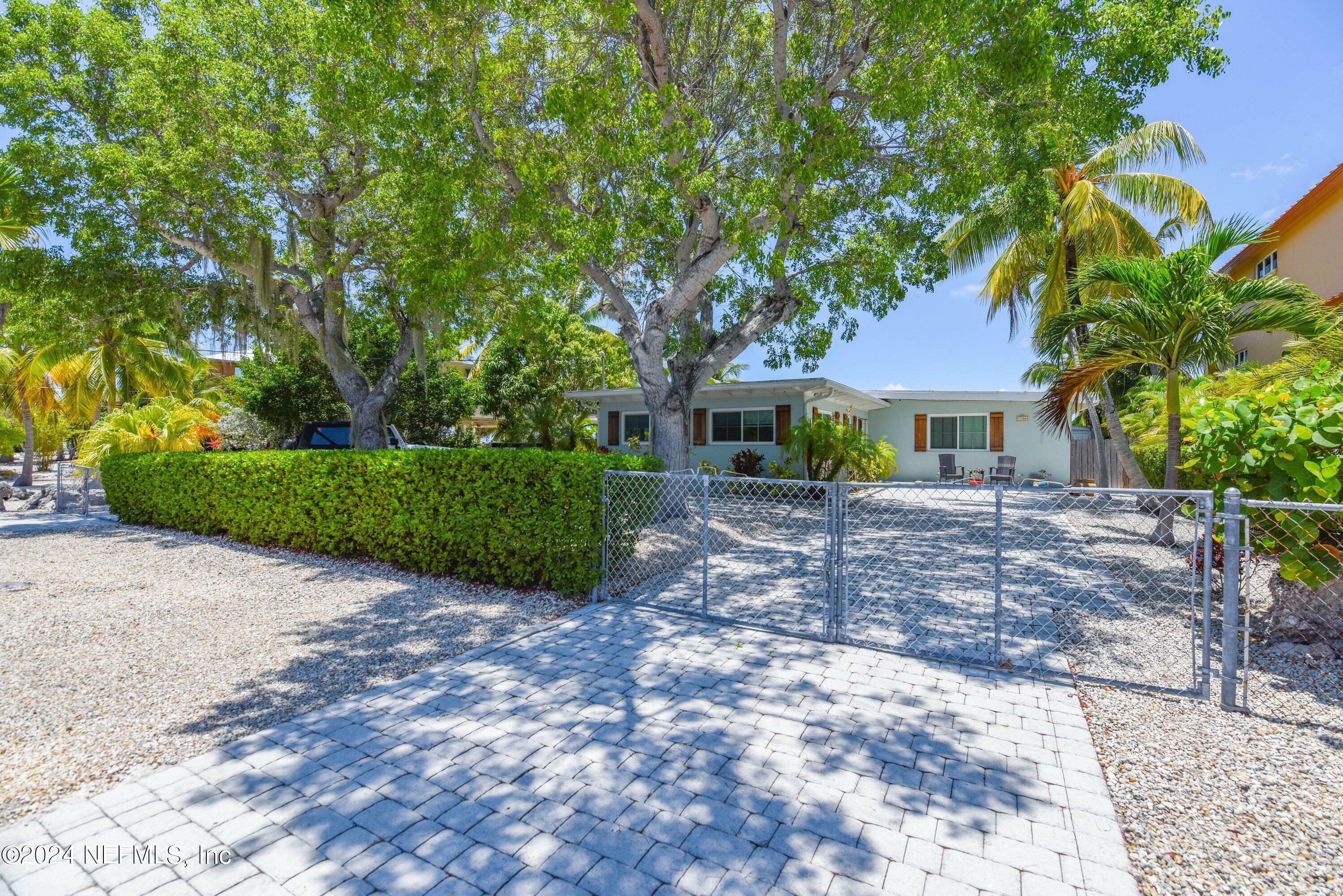 Property Photo:  1136 W Shore Drive  FL 33043 