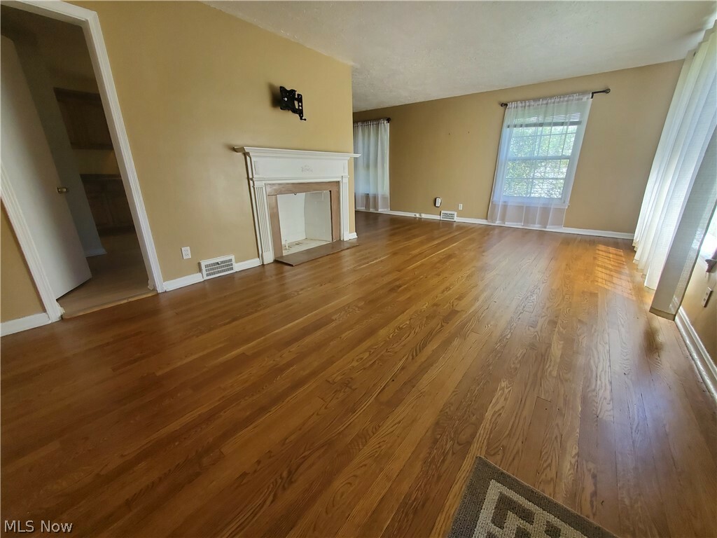 Property Photo:  2500 N Taylor Road  OH 44118 