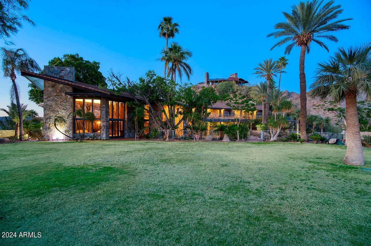 7550 N 21st Place  Phoenix AZ 85020 photo