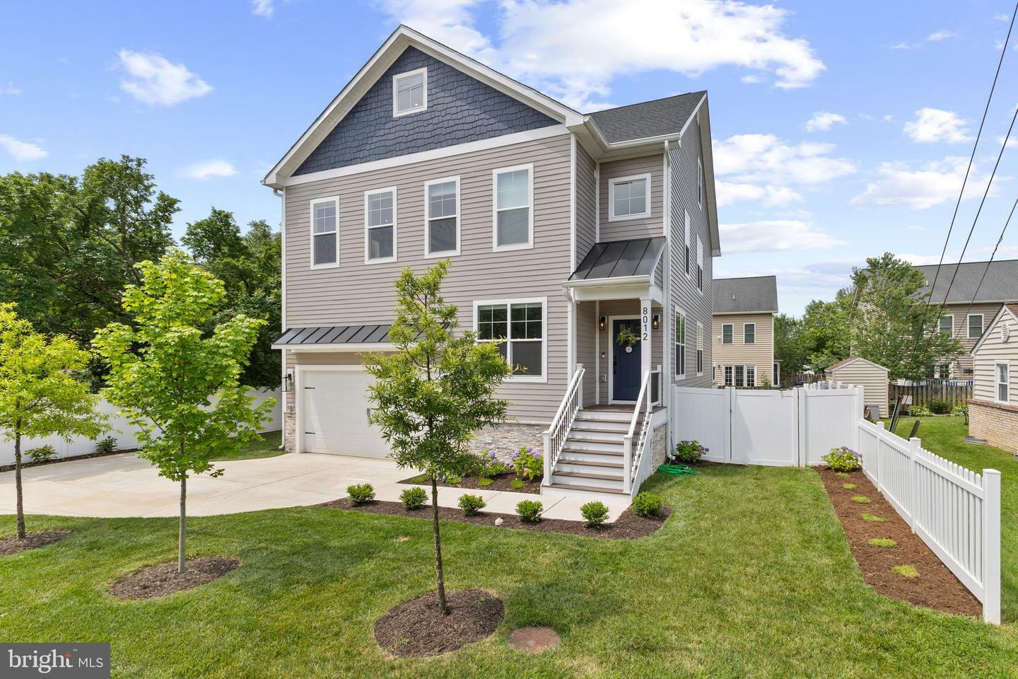 Property Photo: 8012 Fort Hunt Road VA 22308