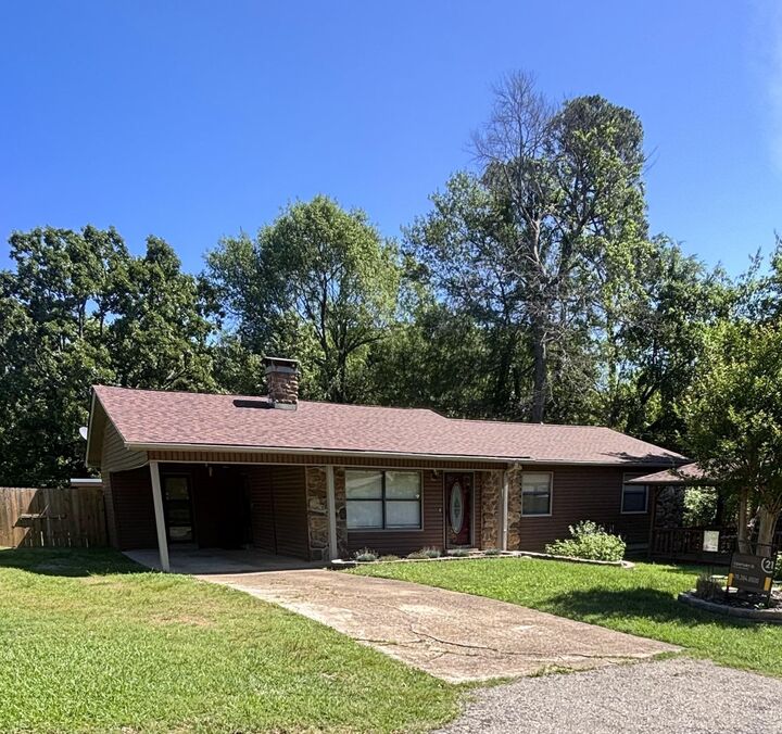 Property Photo: 1303 Bert Street AR 71953