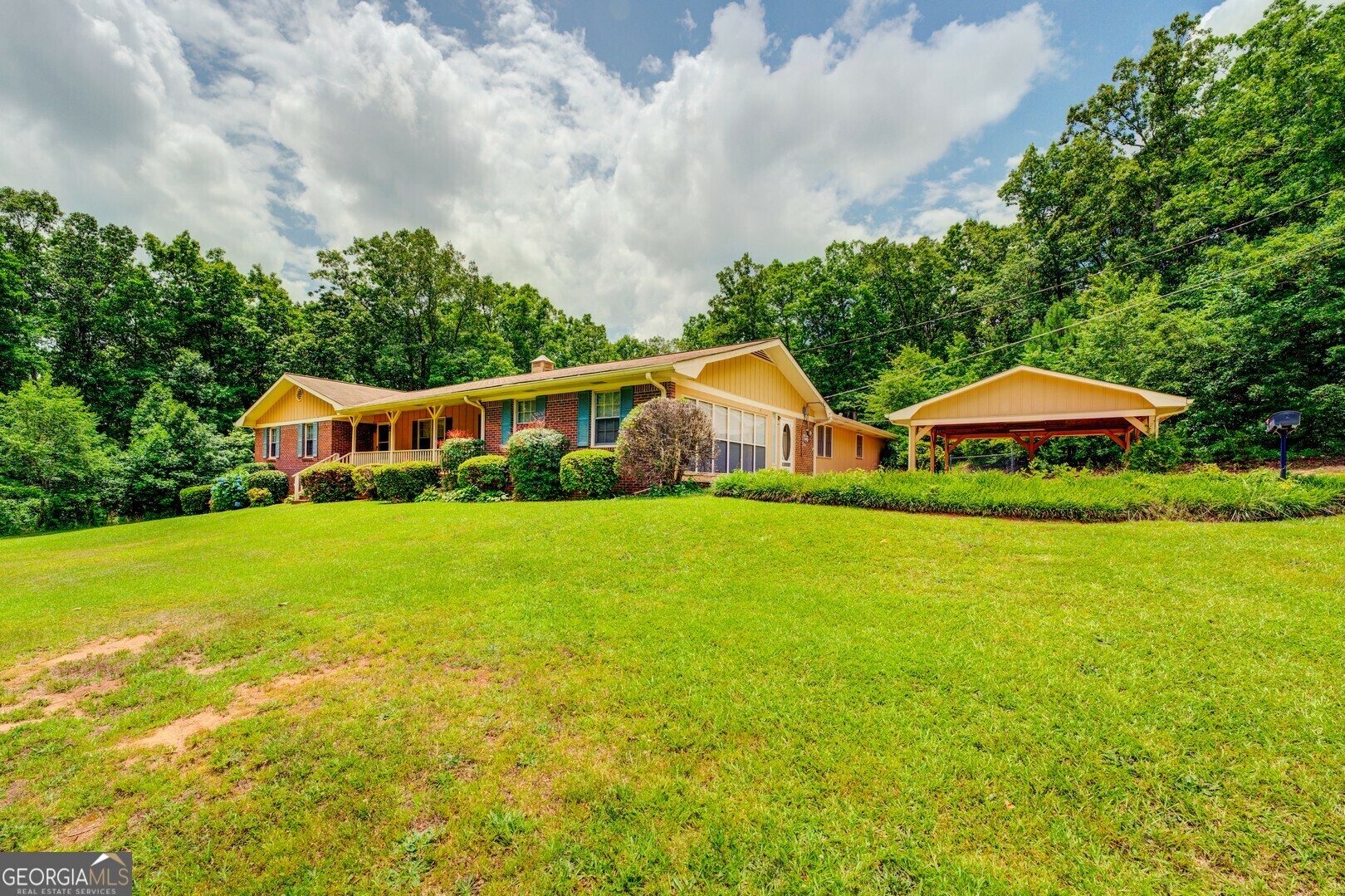 Property Photo:  40 Steele Circle  GA 30014 