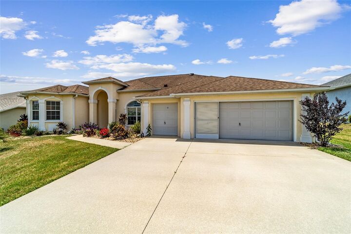Property Photo:  1940 NW 57th Court  FL 34482