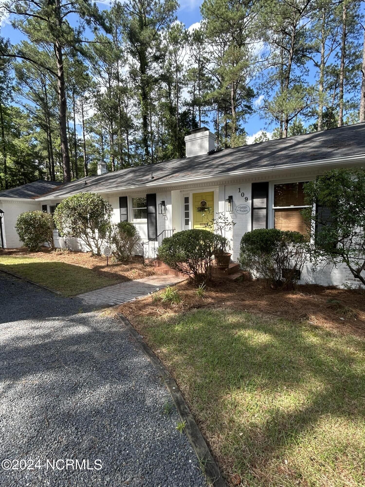 Property Photo:  109 Canterbury Road  NC 28387 