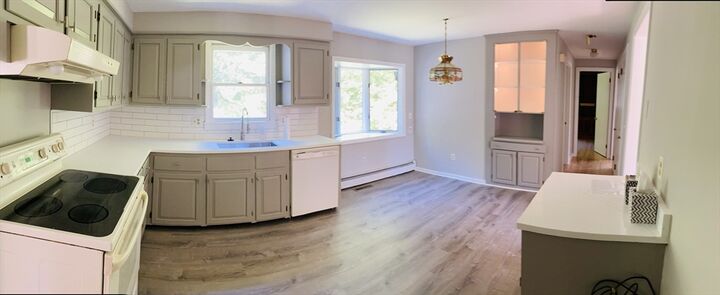 Property Photo:  22 Woodside Cir  MA 01077 