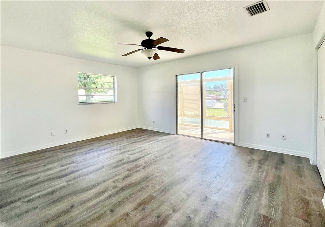 Property Photo: 33 Pine Arbor Lane 103 FL 32962
