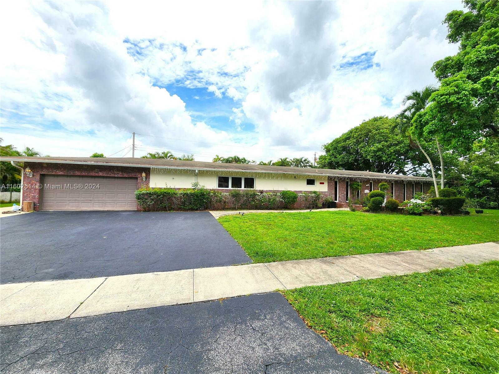 Property Photo:  251 SW 61st Ave  FL 33317 