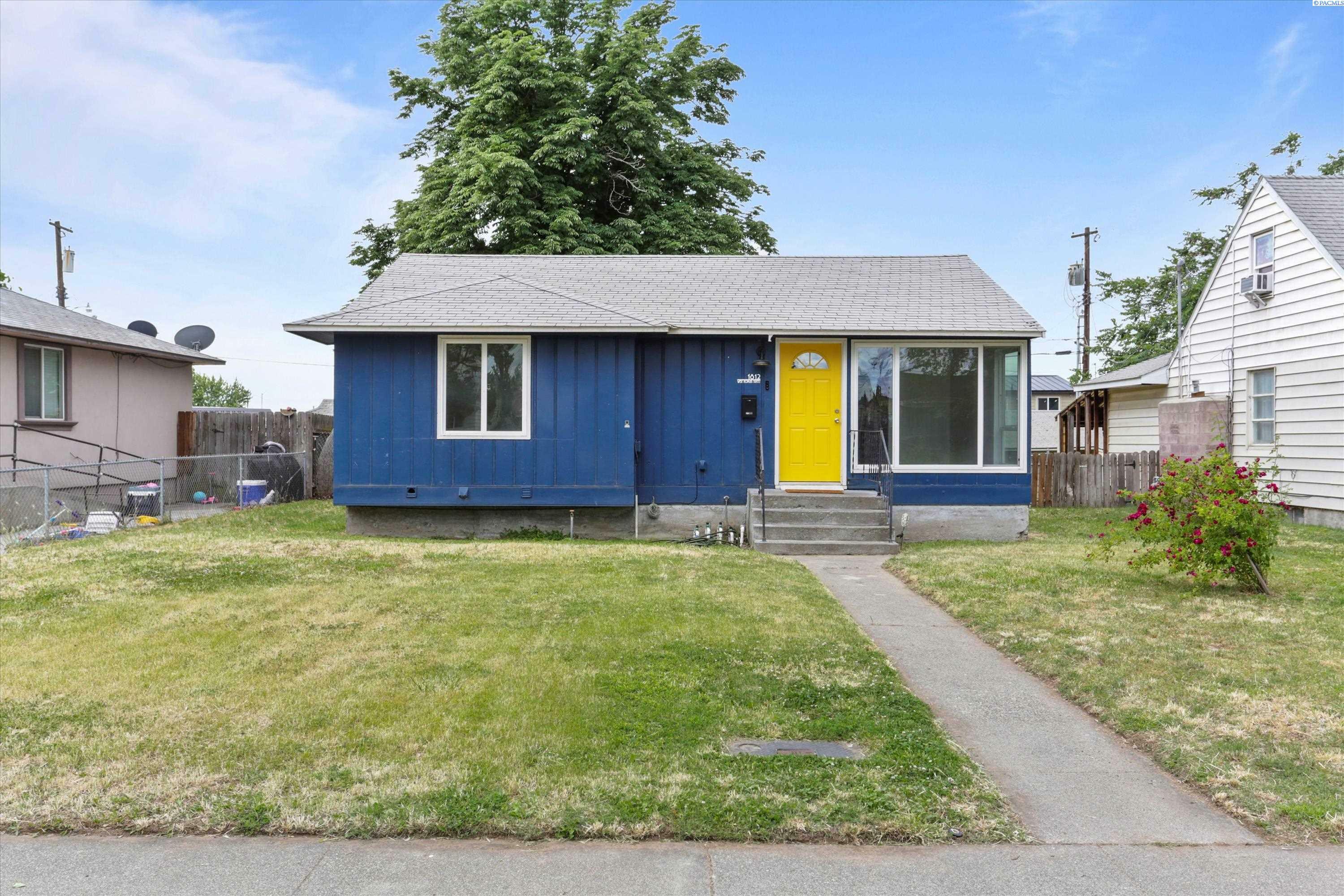 Property Photo:  1812 W Hopkins St  WA 99301 