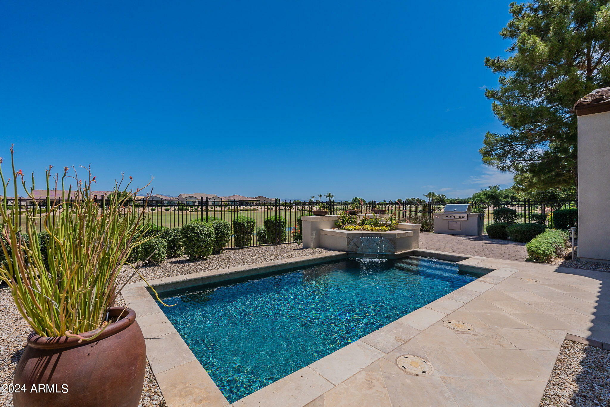 Property Photo:  600 E Peach Tree Street  AZ 85140 