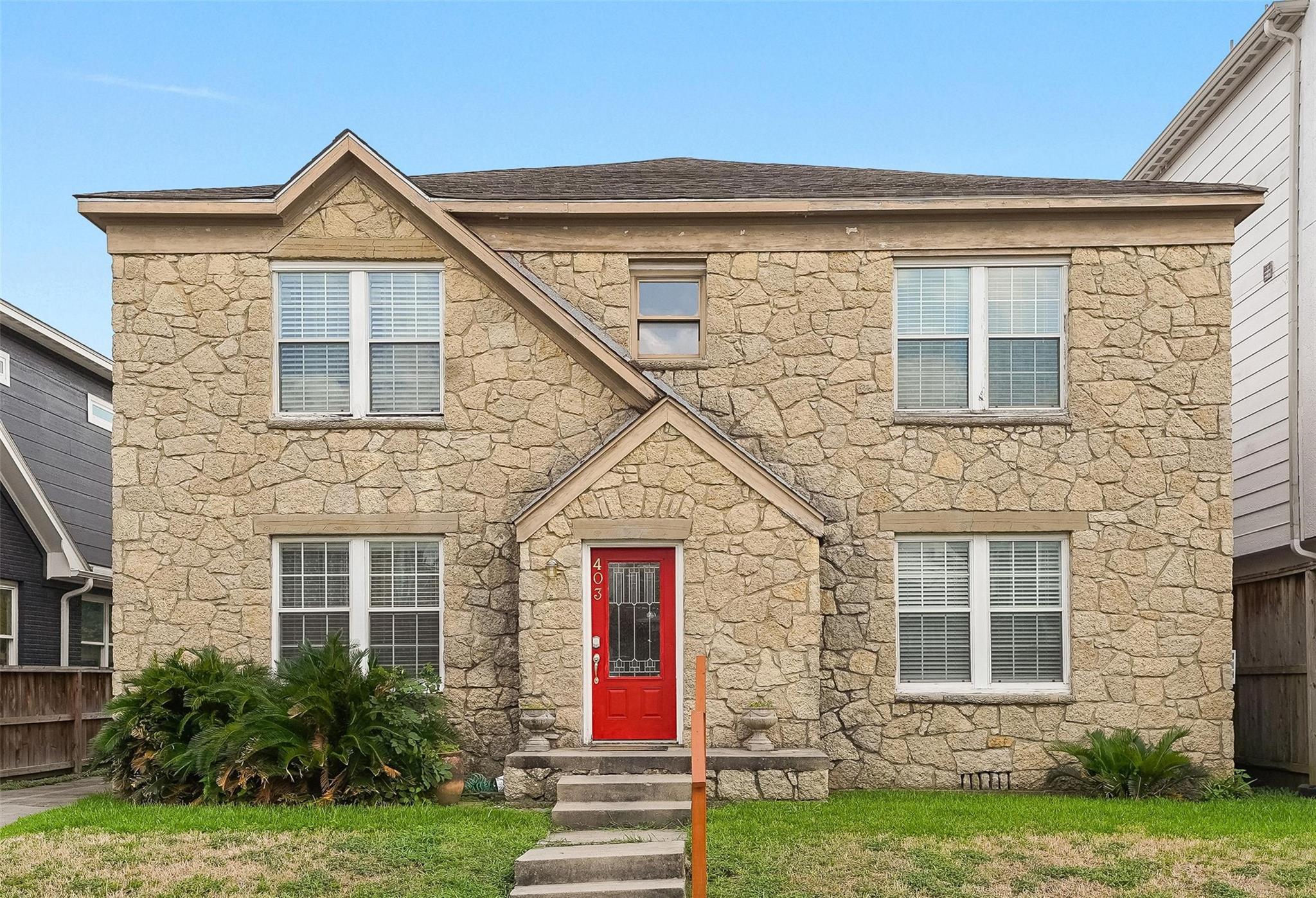 Property Photo: 403 W Polk Street TX 77019