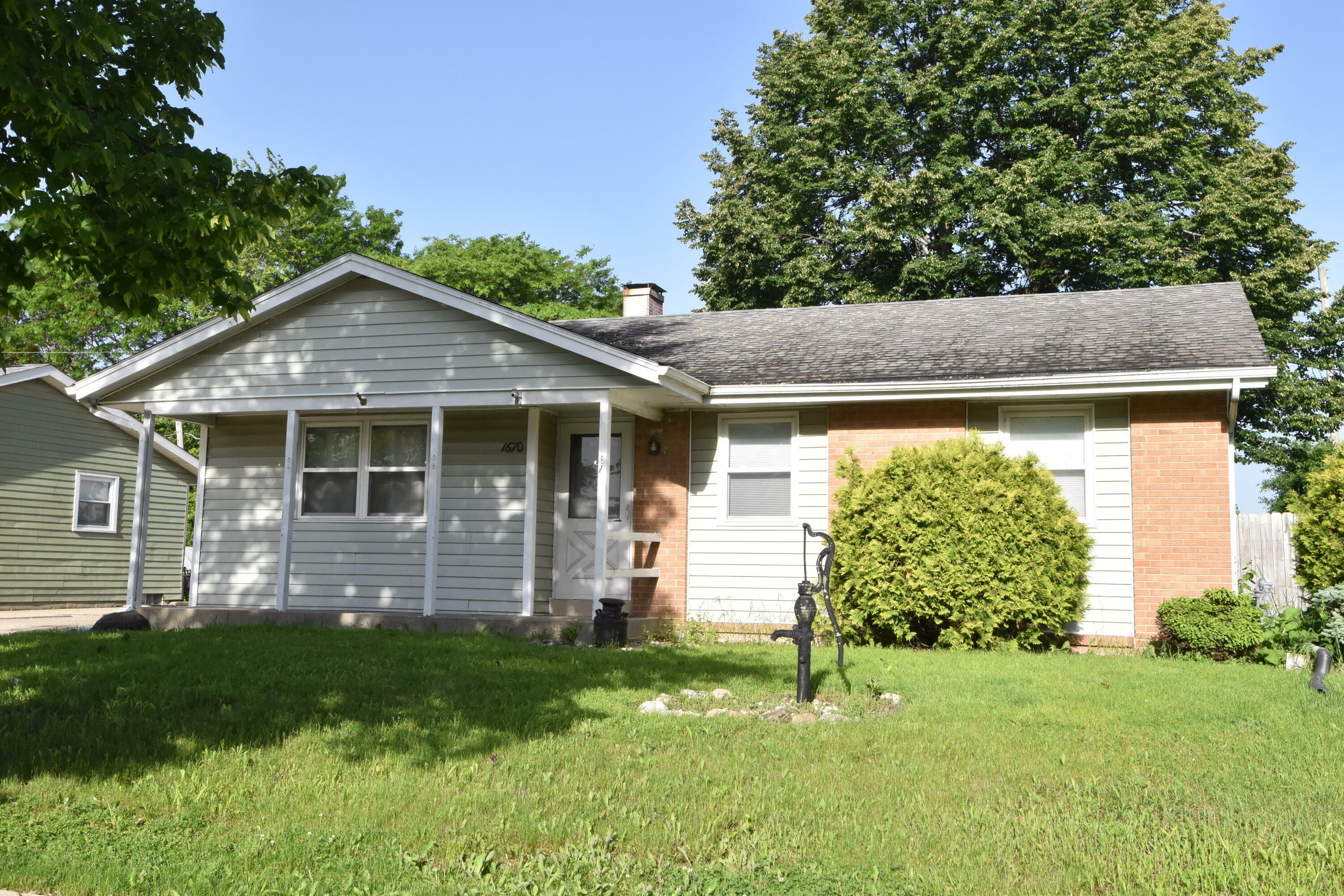 Property Photo:  1670 19th Ave  WI 53140 