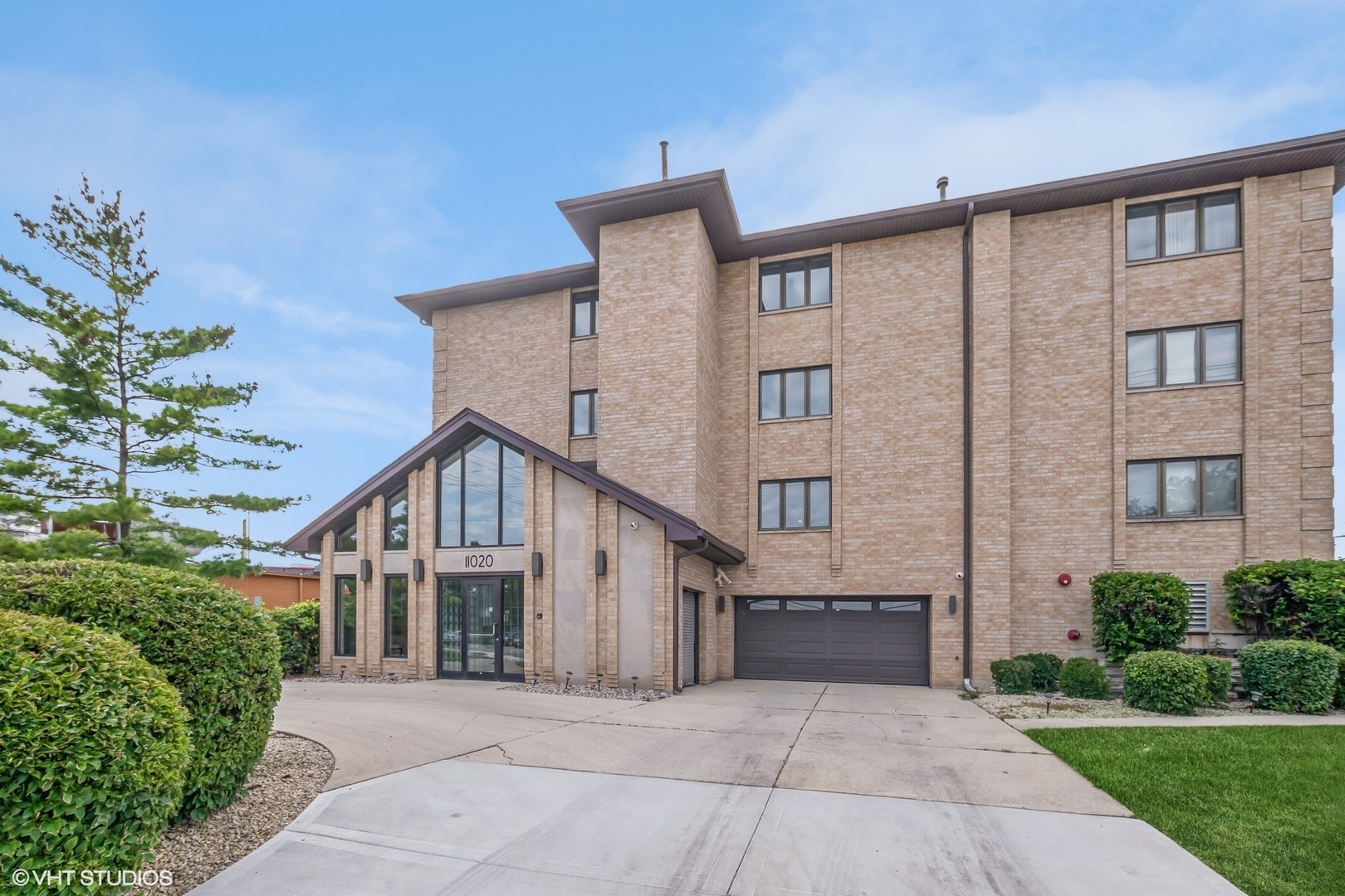 Property Photo:  11020 S Keating Avenue 205  IL 60453 