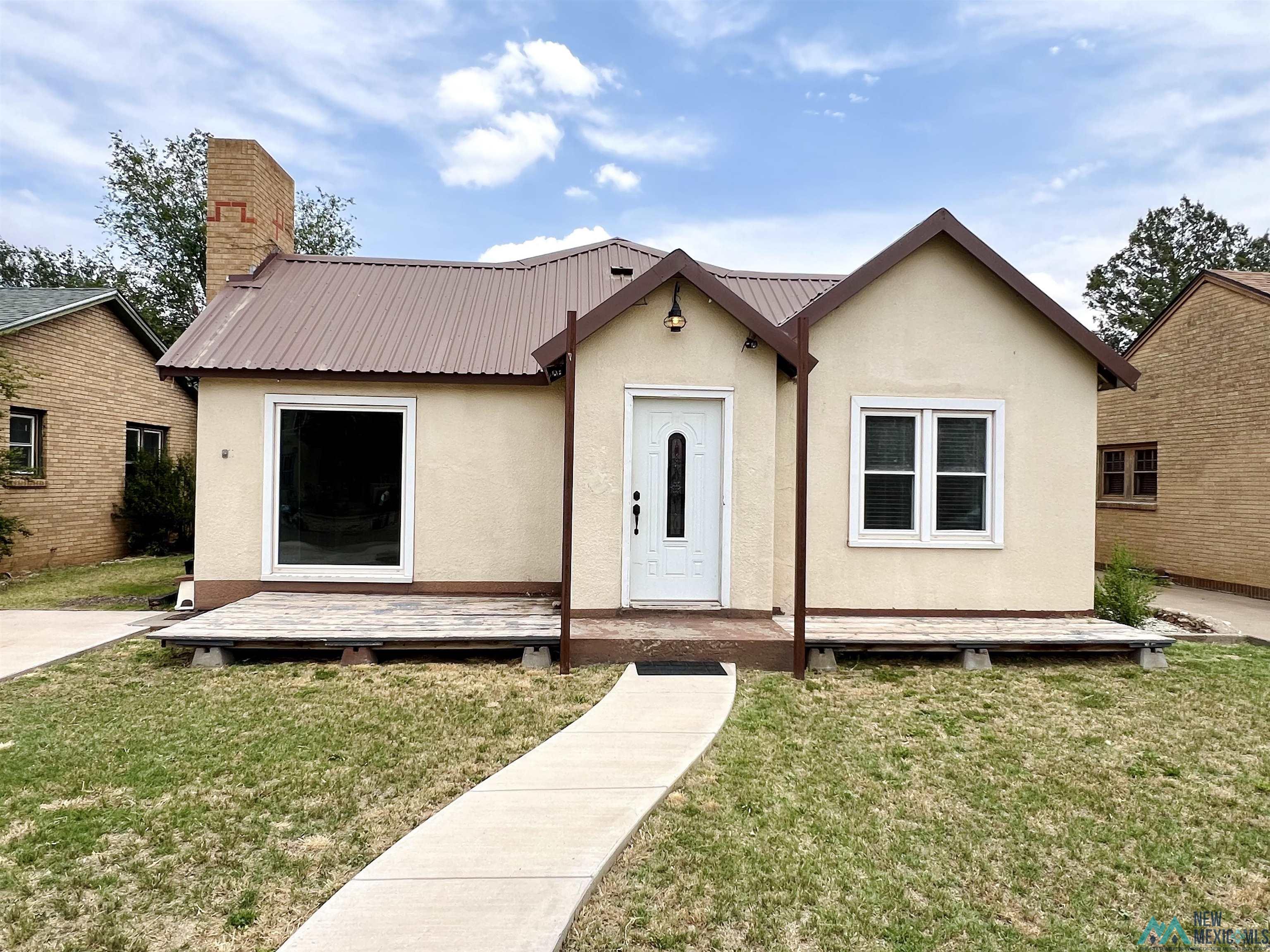 Property Photo: 1421 Axtell Street NM 88101