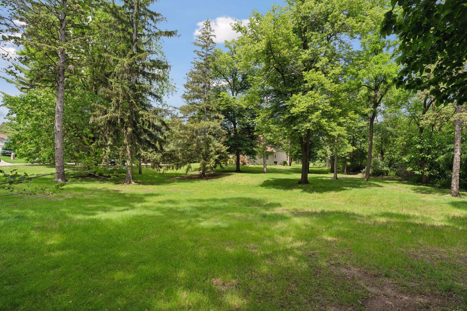 Property Photo:  11044 Bell Oaks Estate Road  MN 55347 