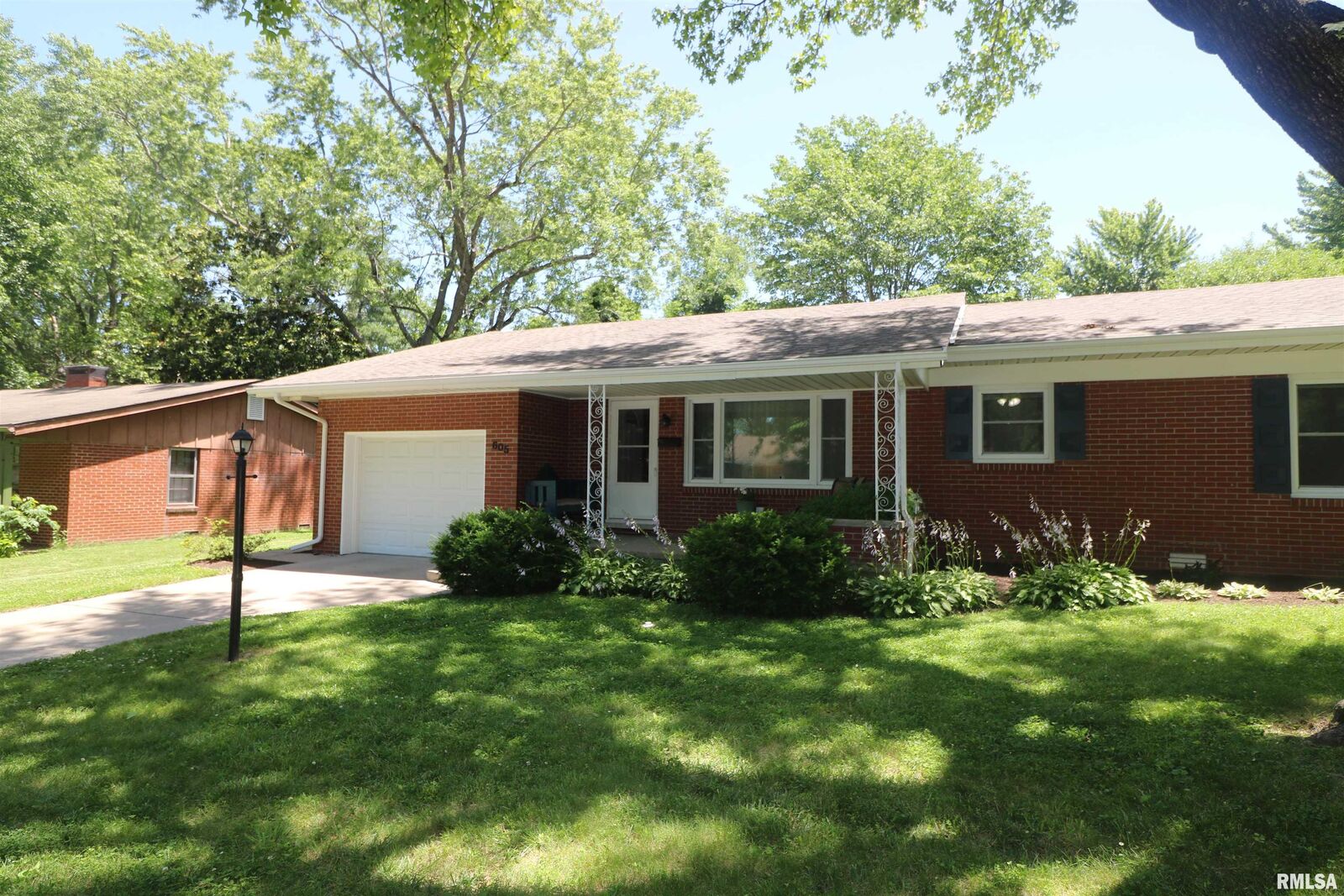 Property Photo:  605 S Dixon Street  IL 62901 
