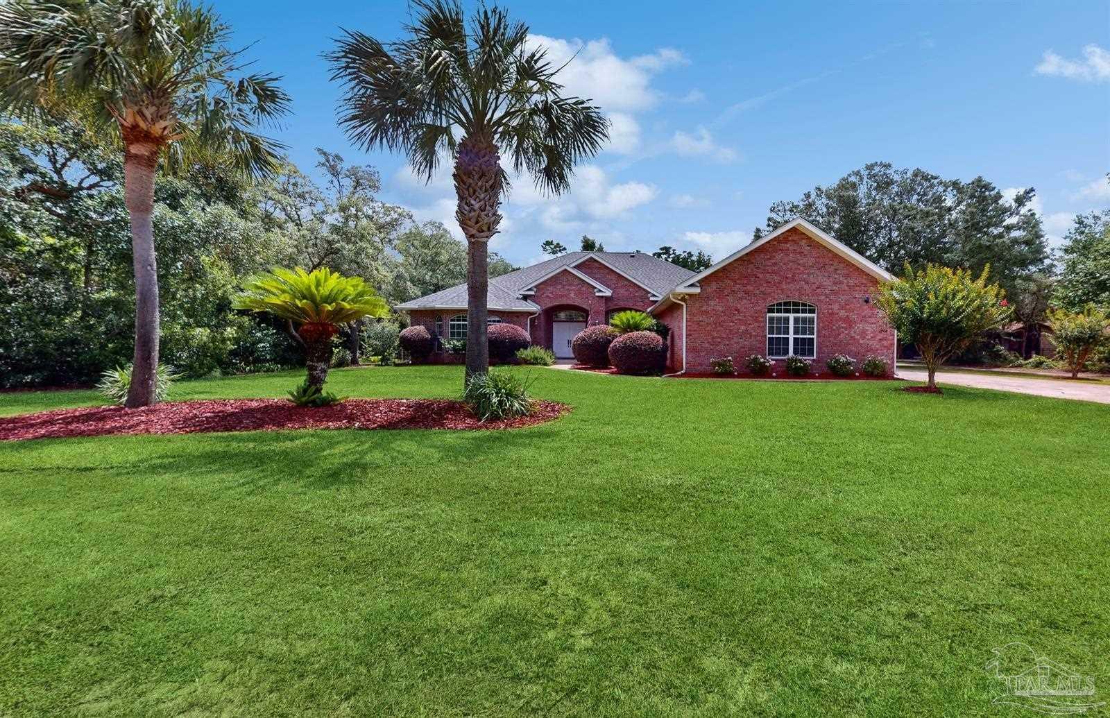 Property Photo:  2708 Muirfield Dr  FL 32566 