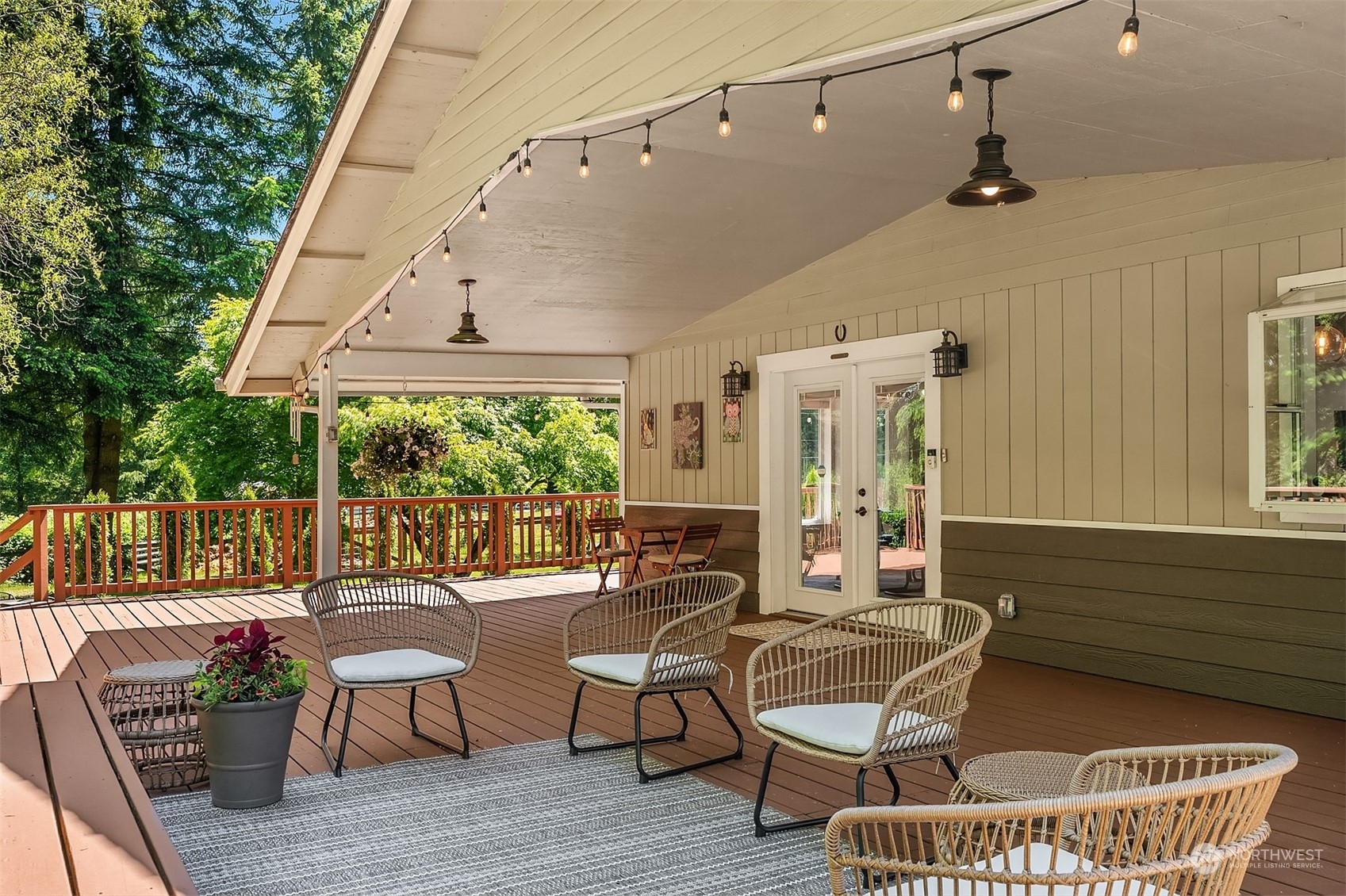 Property Photo:  22305 284th Avenue SE  WA 98038 