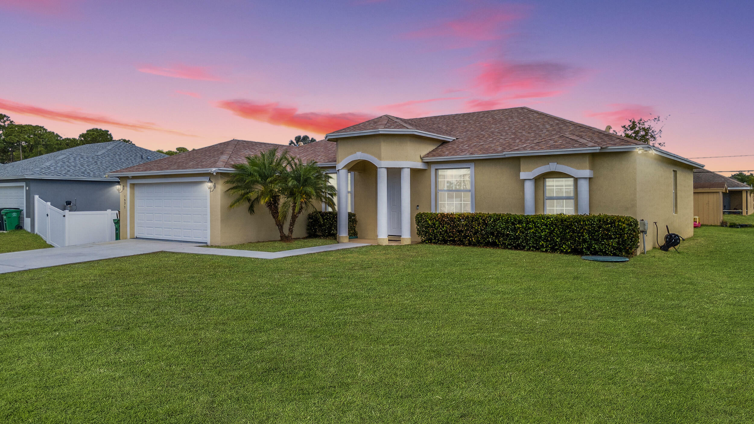 Property Photo:  1571 SW Apricot Road  FL 34953 