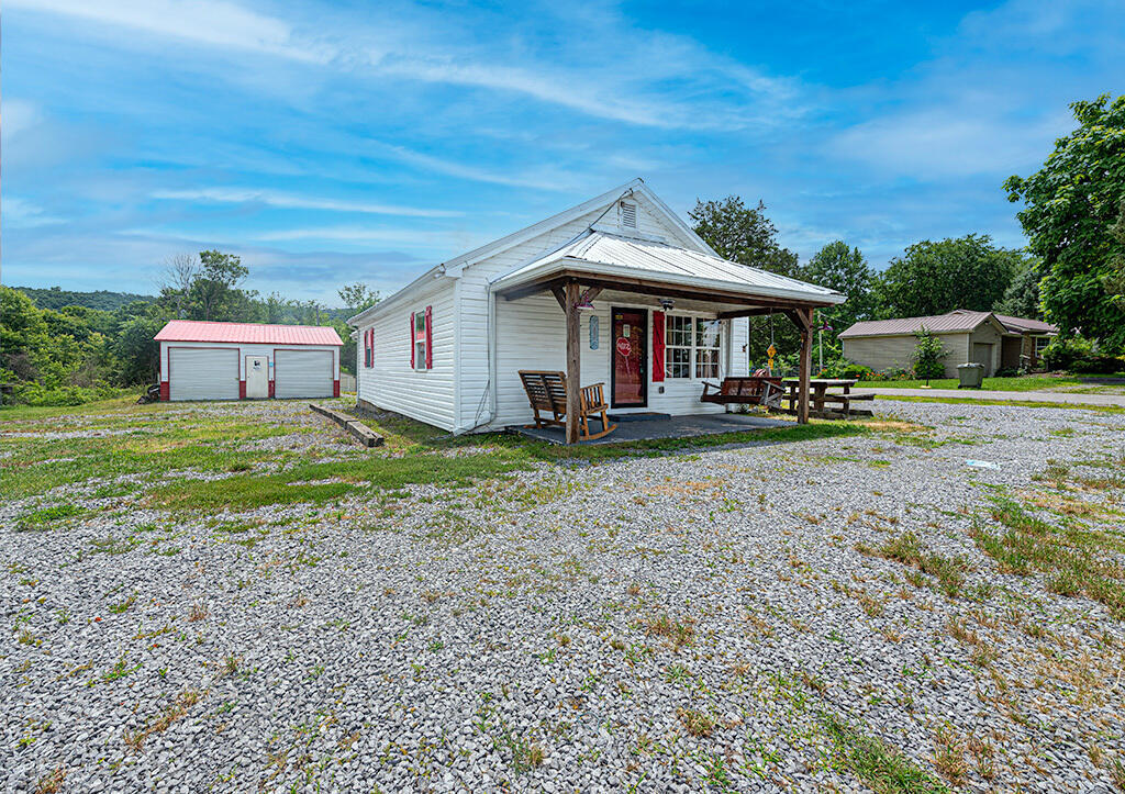 Property Photo: 18090 State Highway 58 N TN 37322