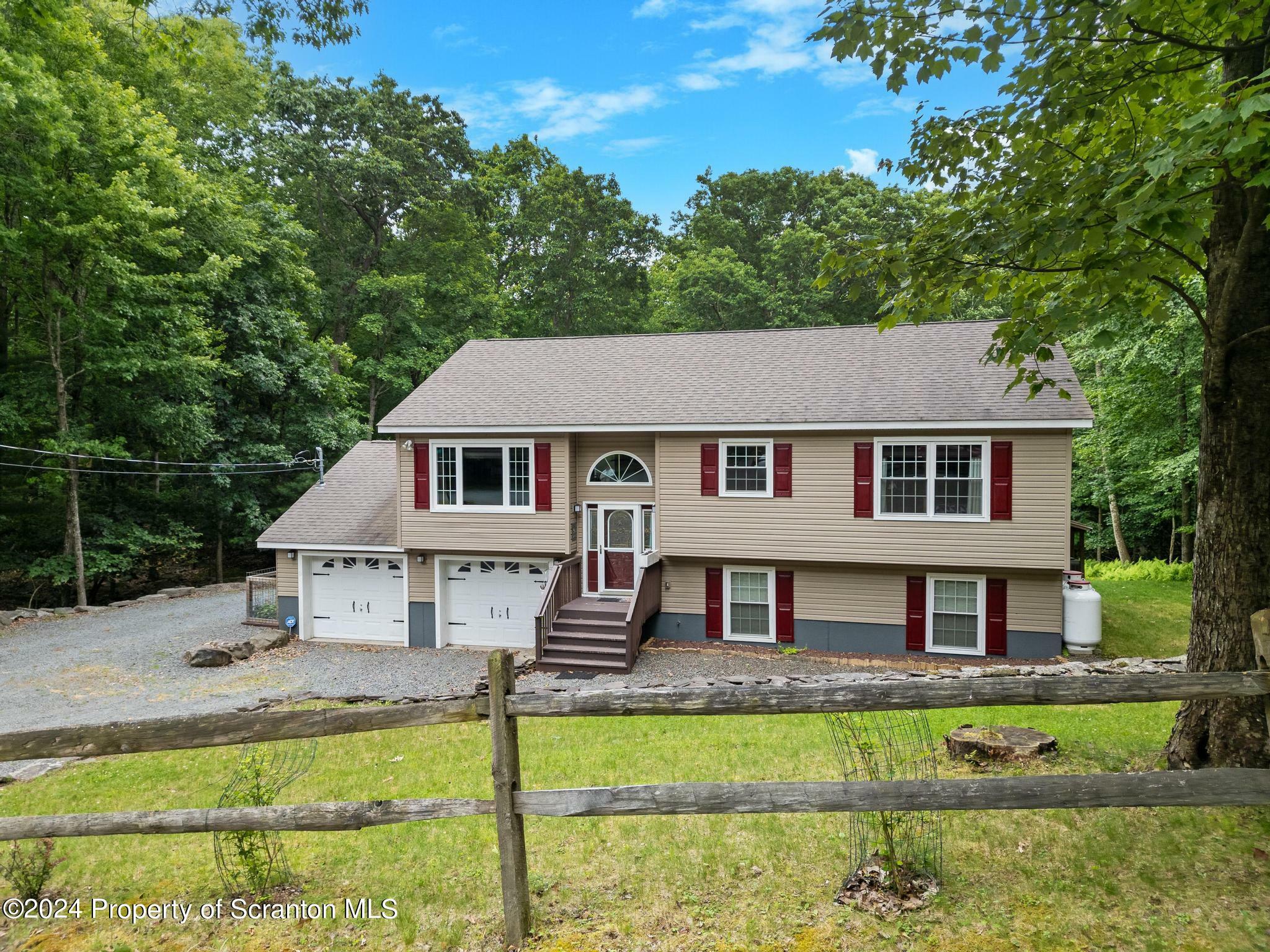 Property Photo:  108 Heavenly Valley Drive  PA 18464 