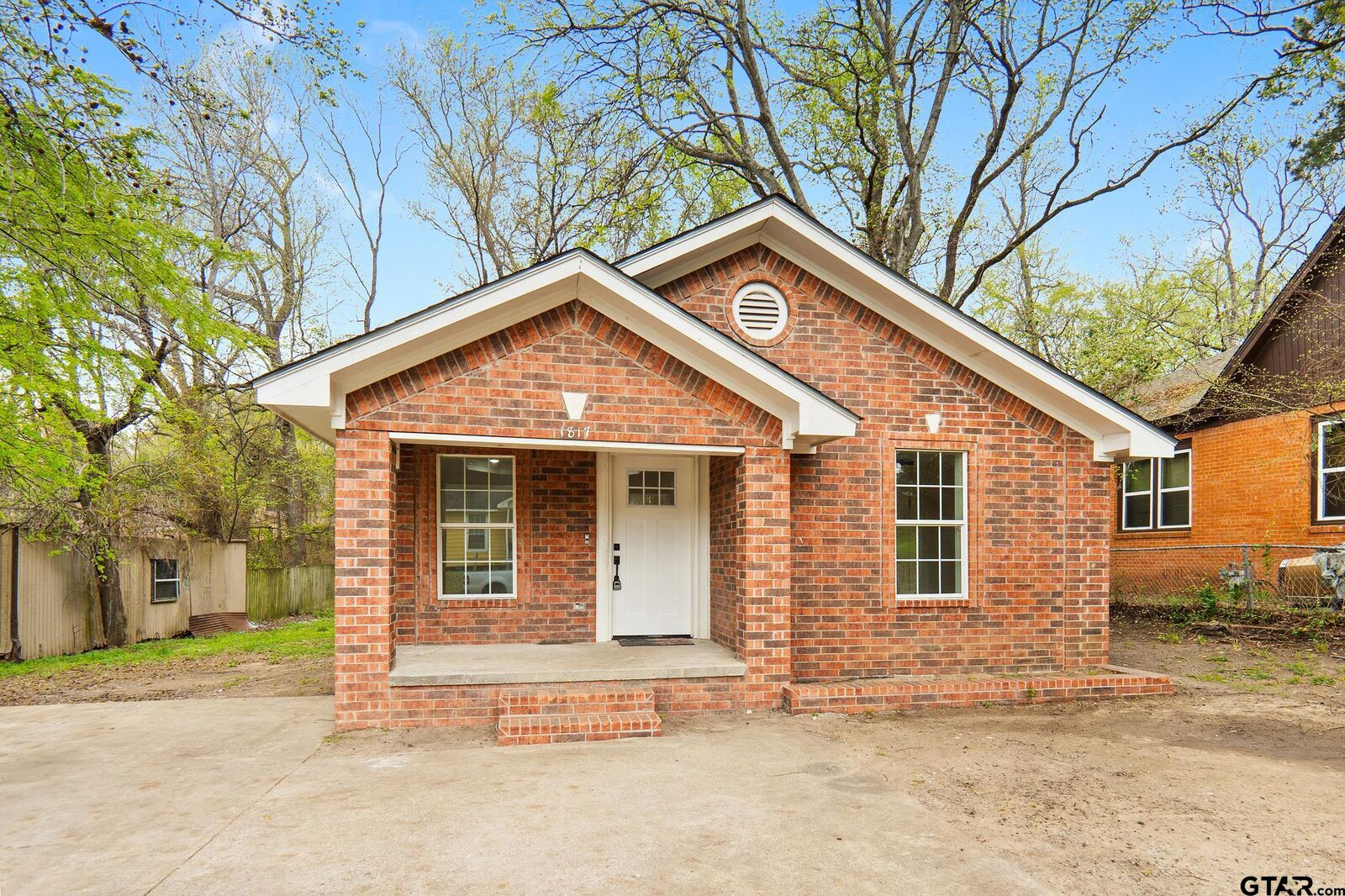 Property Photo:  1817 W 24th  TX 75702 