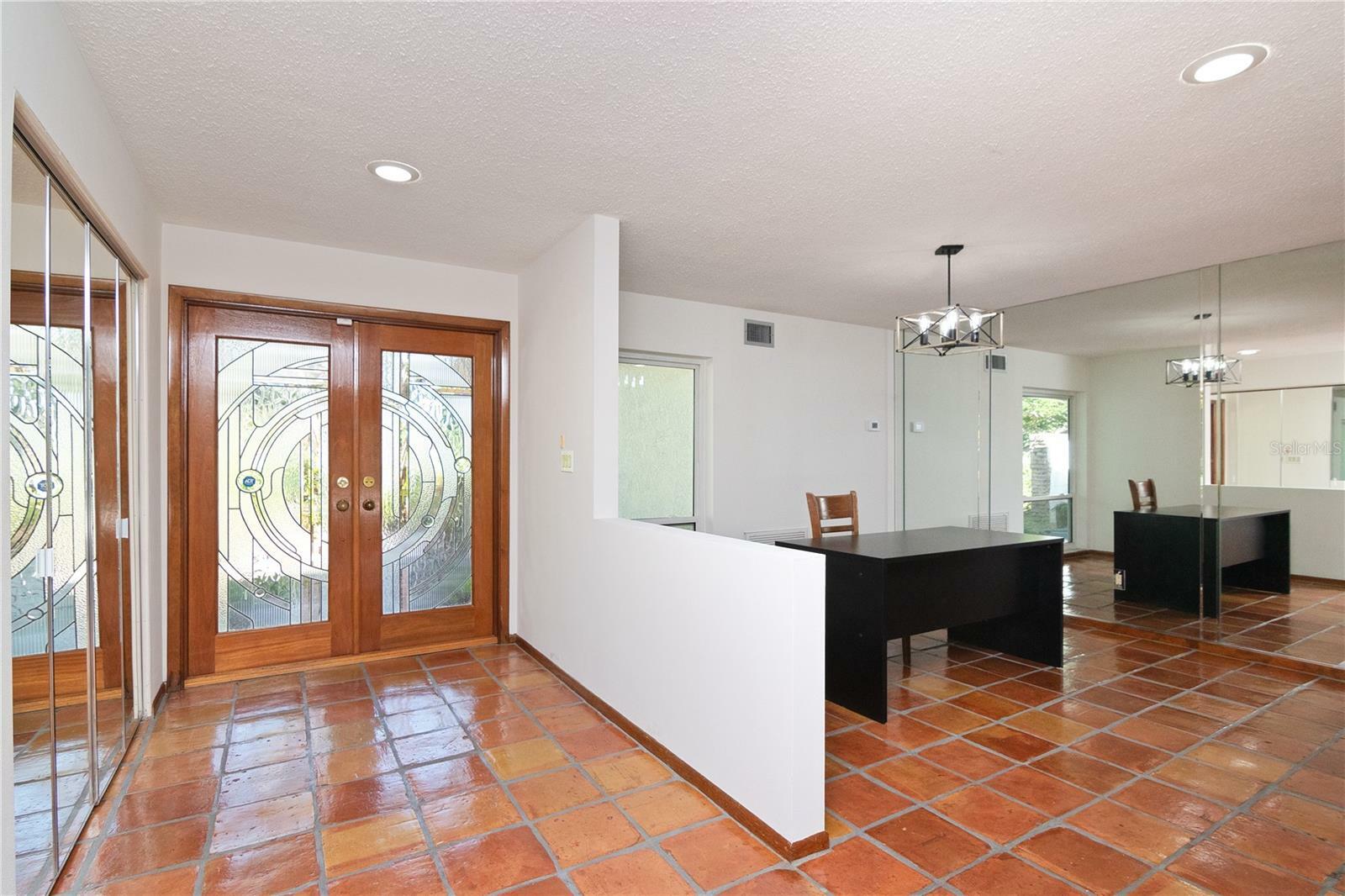 Property Photo:  1550 Chestnut Court W  FL 34683 