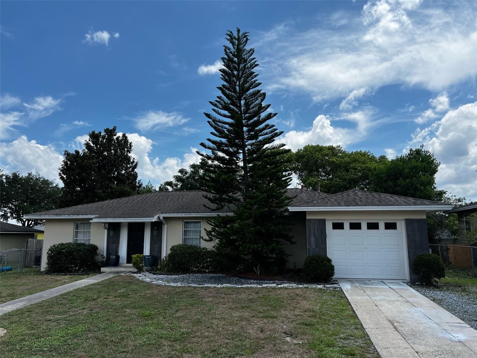 Property Photo: 2012 Keyes Lane FL 32738