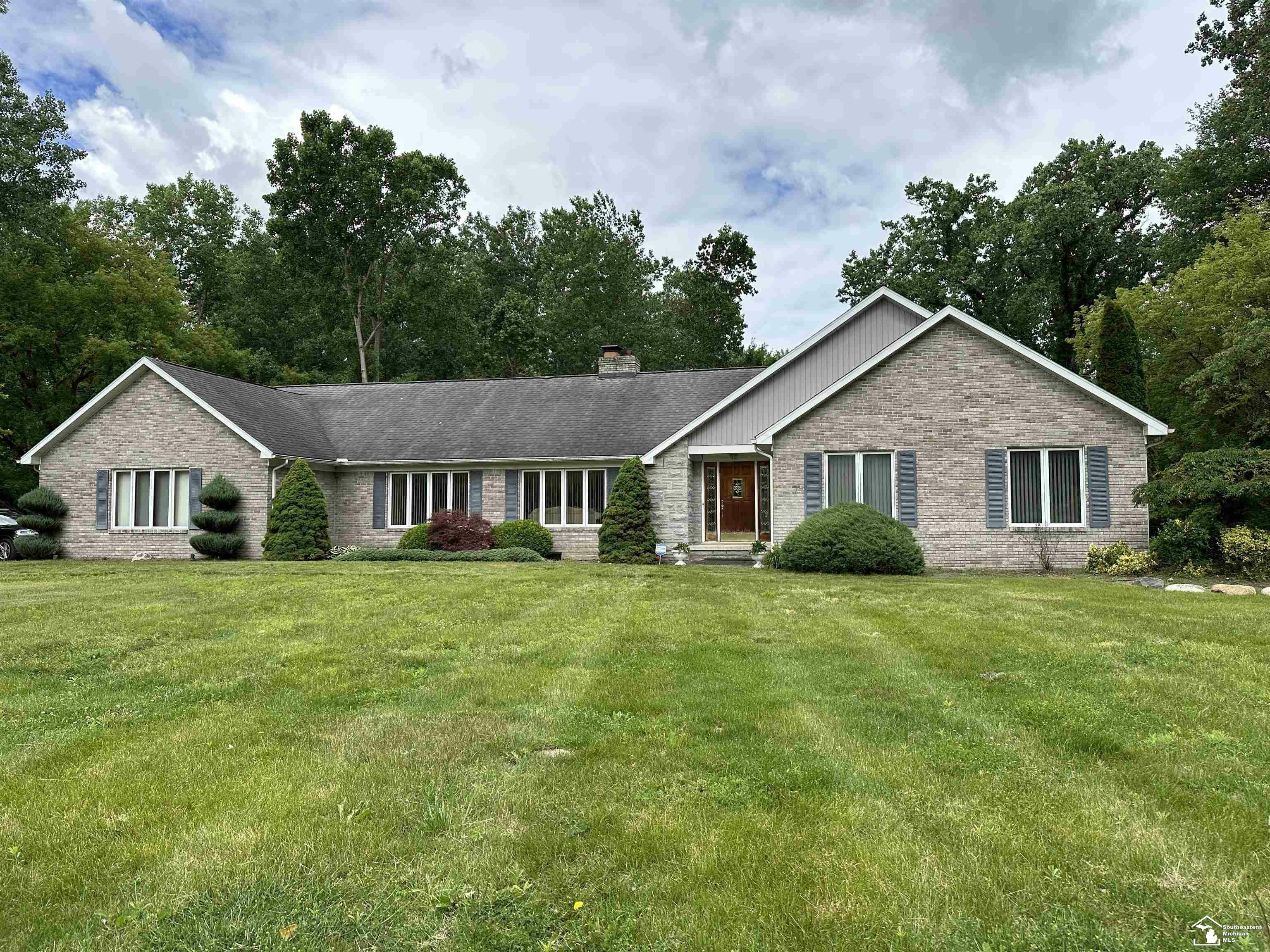 Property Photo:  14449 Timbers Road  MI 48117 