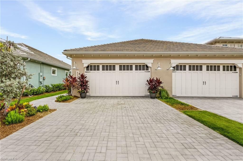 Property Photo:  6907 Saona Ct  FL 34113 