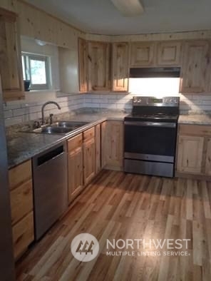 Property Photo:  420 NE Adams Avenue  WA 98532 