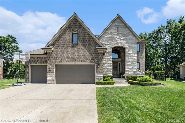 Property Photo: 45250 Pentwater Drive MI 48044