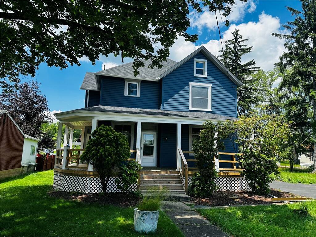 Property Photo:  705 Helman Street  PA 15697 