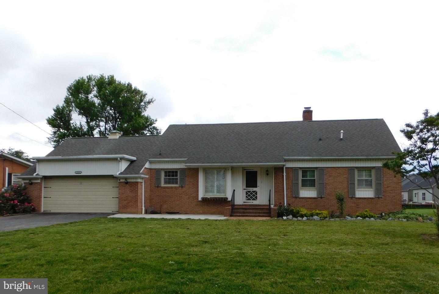Property Photo: 216 Apple Valley Road VA 22602