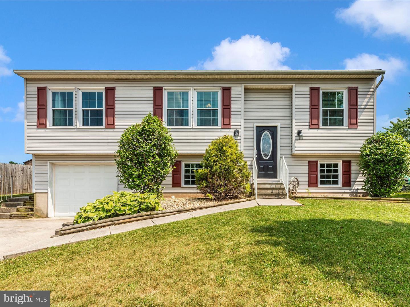 Property Photo: 15 Bonniefield Circle PA 17325