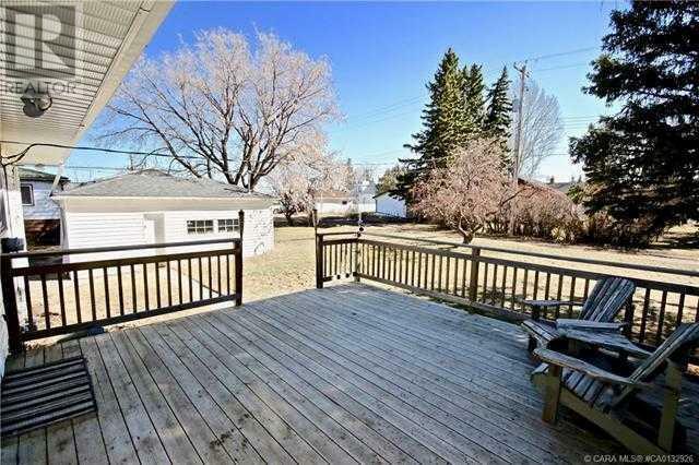 Property Photo:  5005 54 Street  AB T0B 2L0 