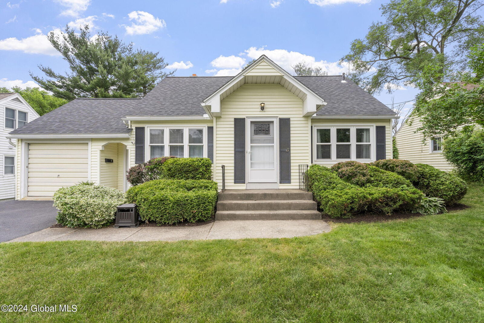 Property Photo:  5 Vernon Boulevard  NY 12302 