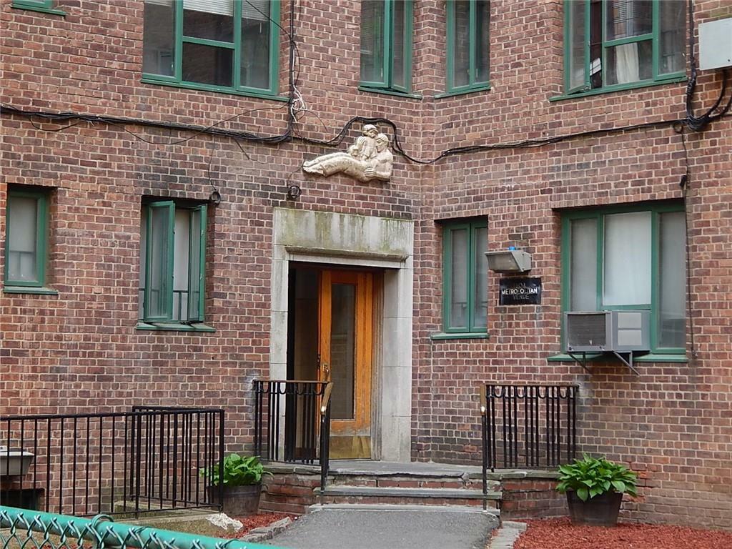 Property Photo: 1604 Metropolitan Avenue 5A NY 10462