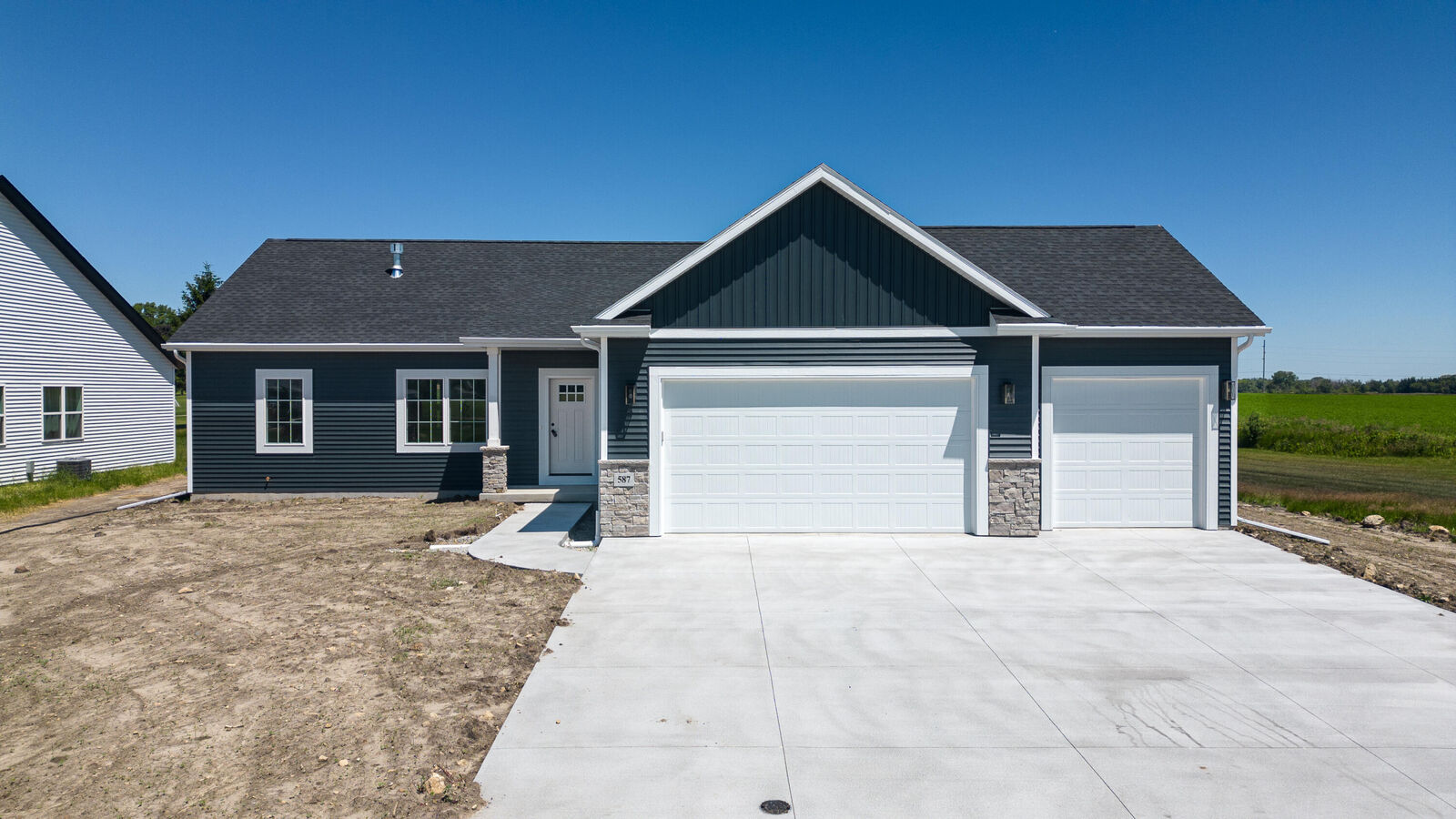 Property Photo:  587 E Hyland St  WI 53039 