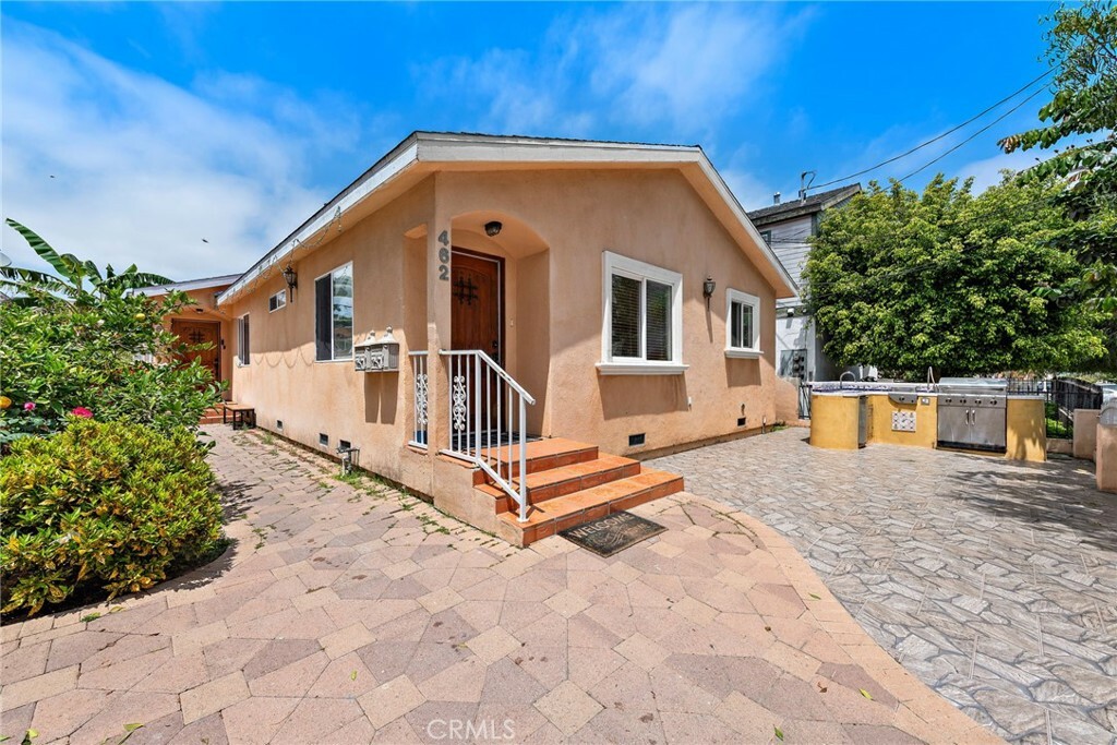 Property Photo:  462 W 3rd Street  CA 90731 