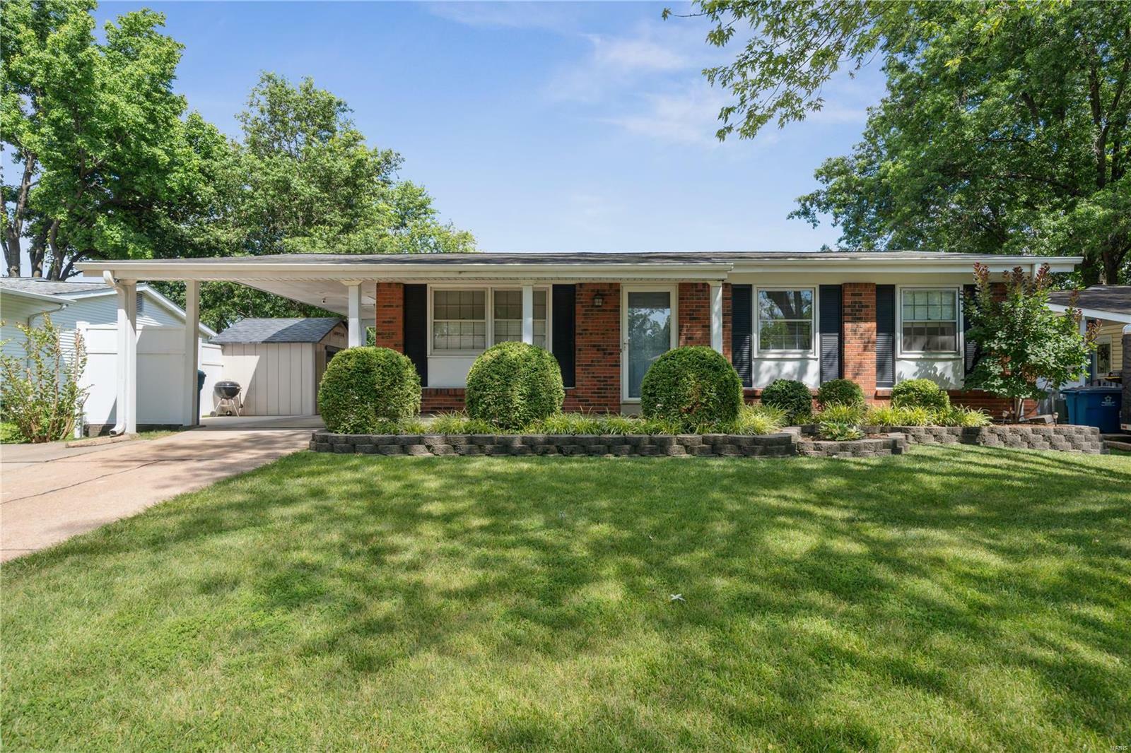 Property Photo:  1556 Schulte Hill Drive  MO 63043 