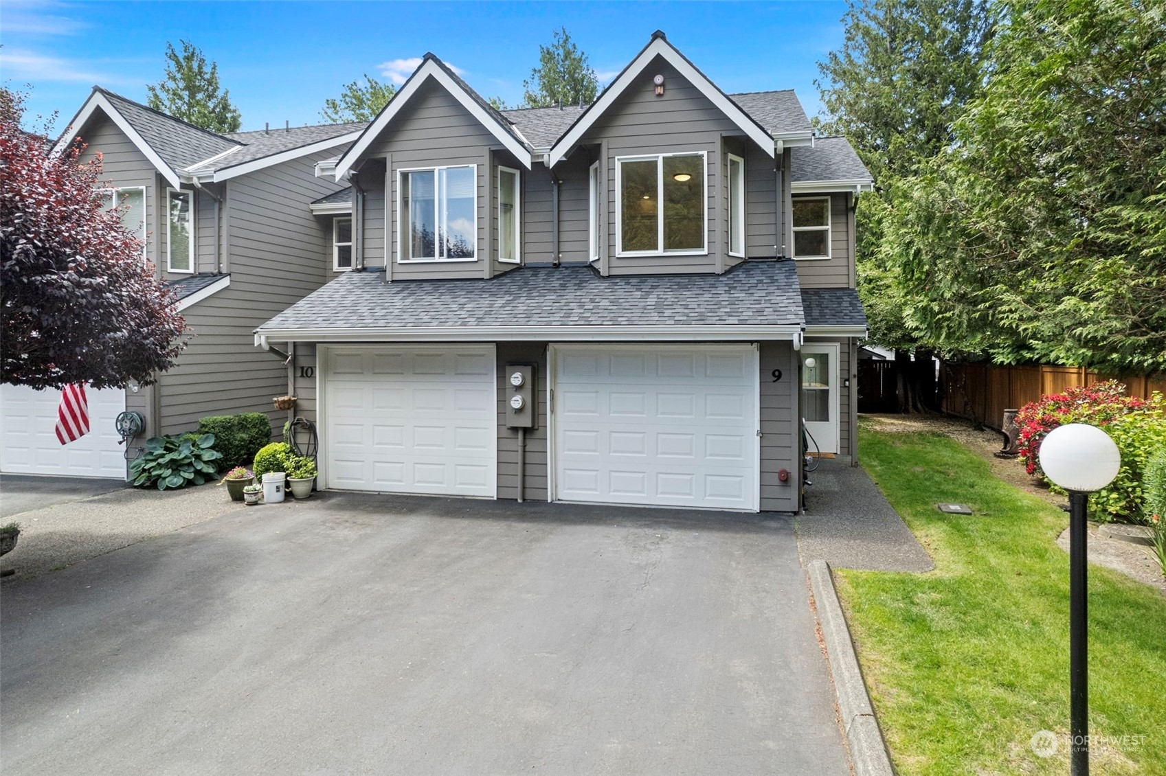 Property Photo:  321 SE Orchard Drive 9  WA 98045 