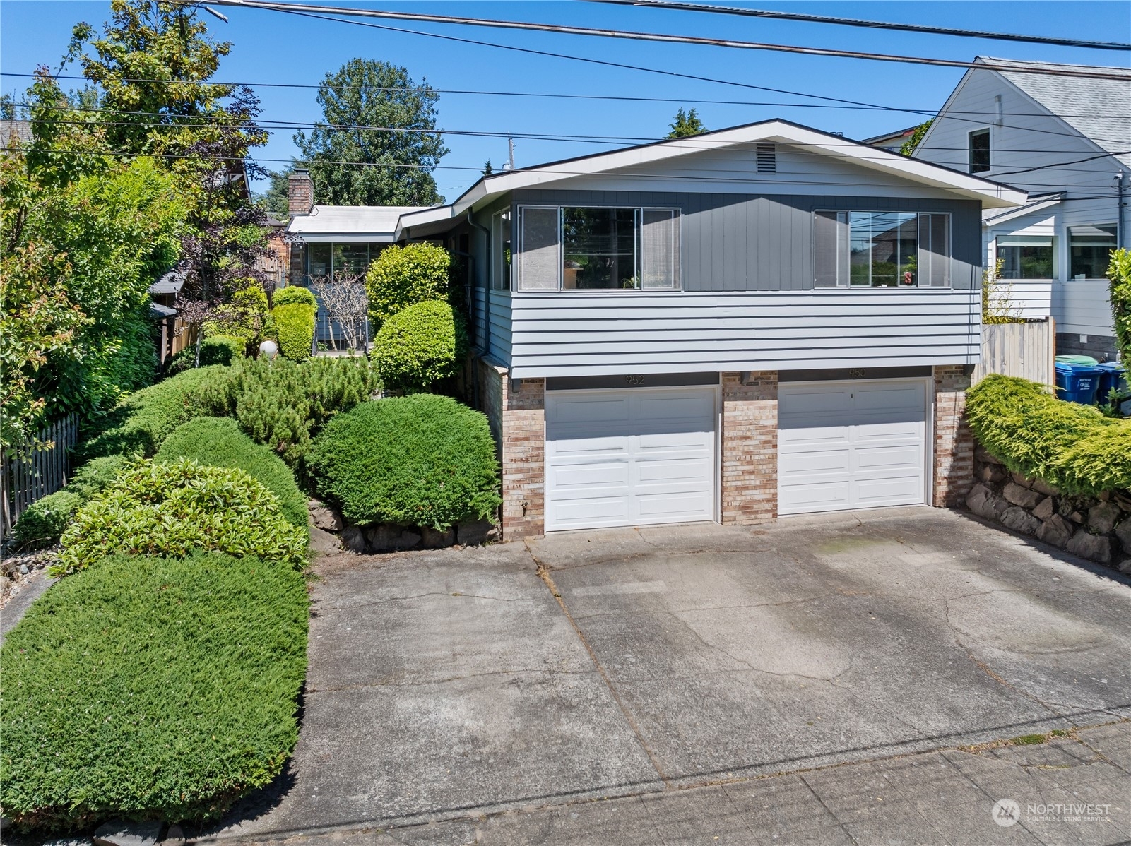 Property Photo:  950 NW 60th Street  WA 98107 