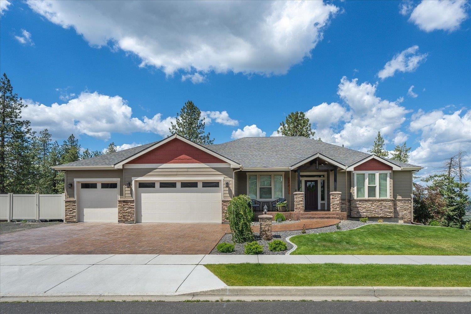 Property Photo:  10505 N Alberta Cir  WA 99208 