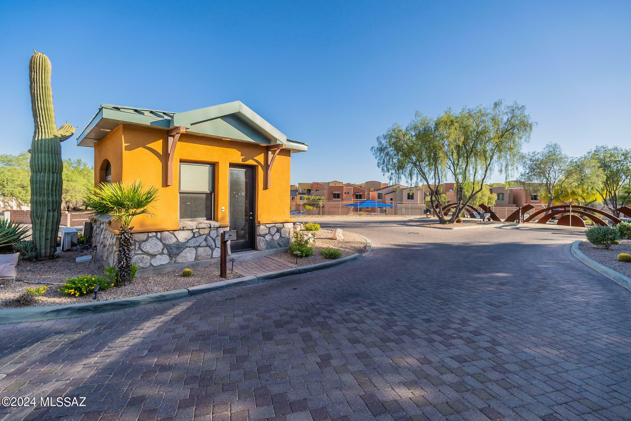 Property Photo:  2414 E Blue Diamond Drive  AZ 85718 