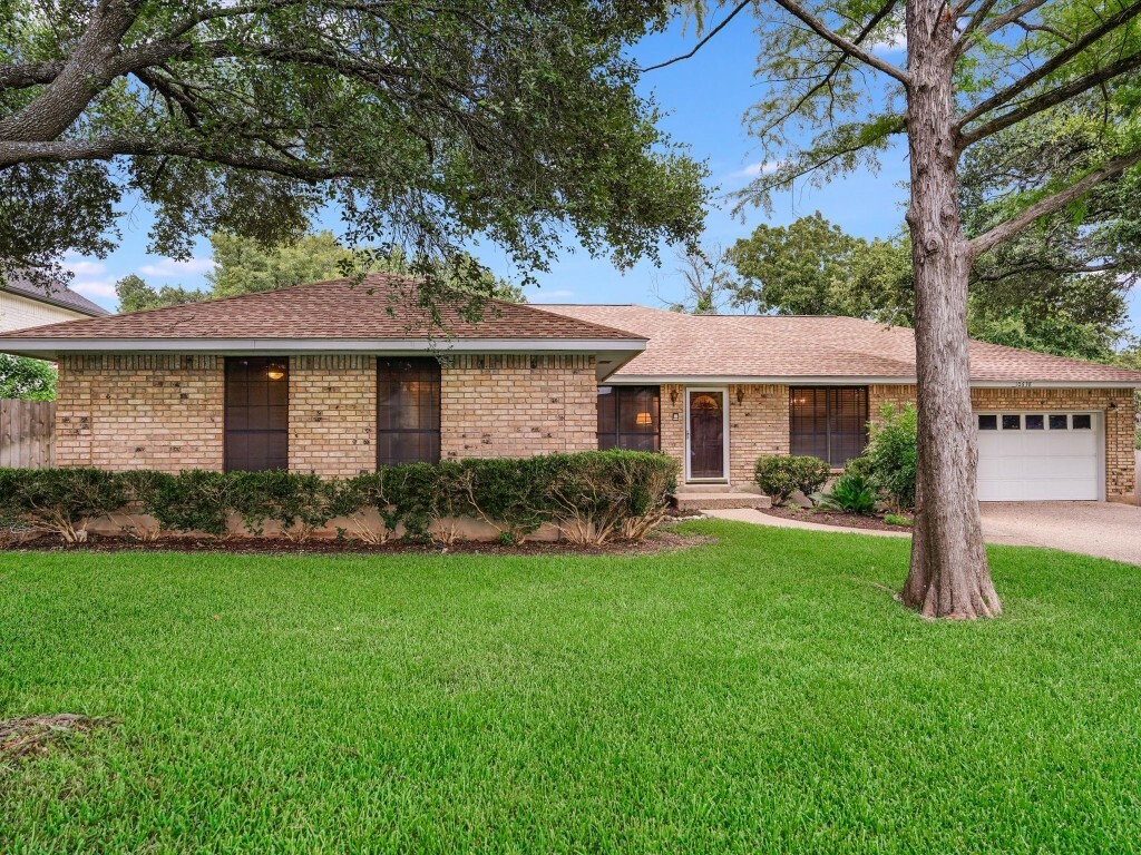 Property Photo:  10638 Floral Park Drive  TX 78759 